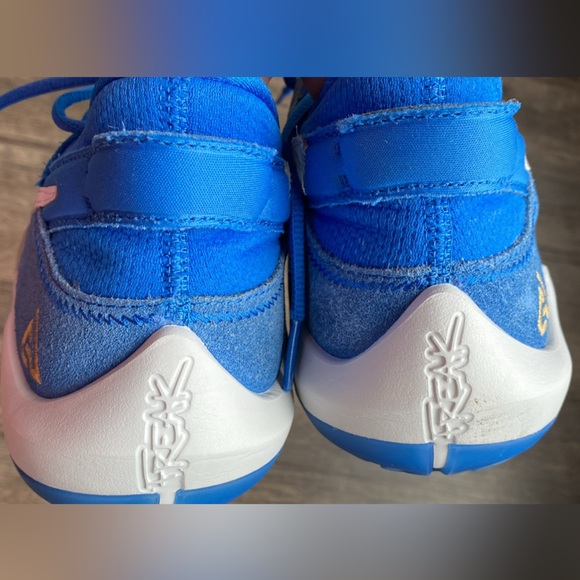 Nike Big Boy’s Basketball Sneakers Size 6Y - Picture 4 of 10